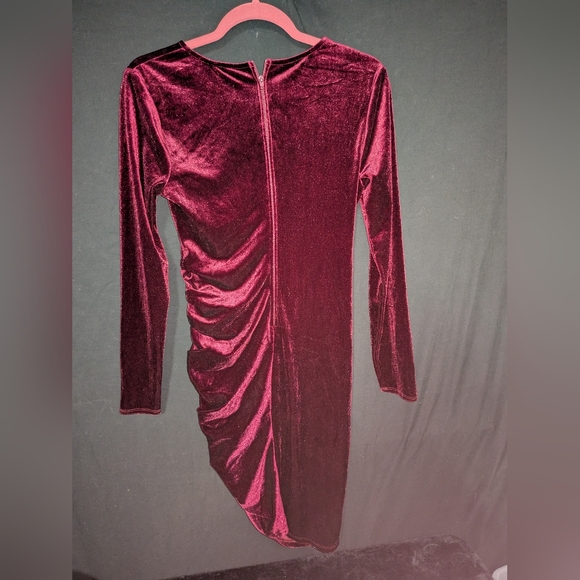 Premier Amour Velvet Ruched Dress – Size 8, Burgundy Long Sleeve - Picture 3 of 5
